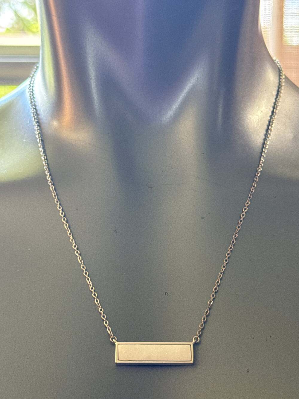 NWT 17 Inch 18K White Gold Plated Over Brass Drusy Icy White Bar Necklace